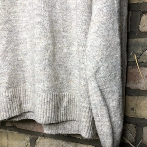 Mock Turtleneck Sweater Grey Pink Tapered Sleeve Soft - Picture 4 of 7